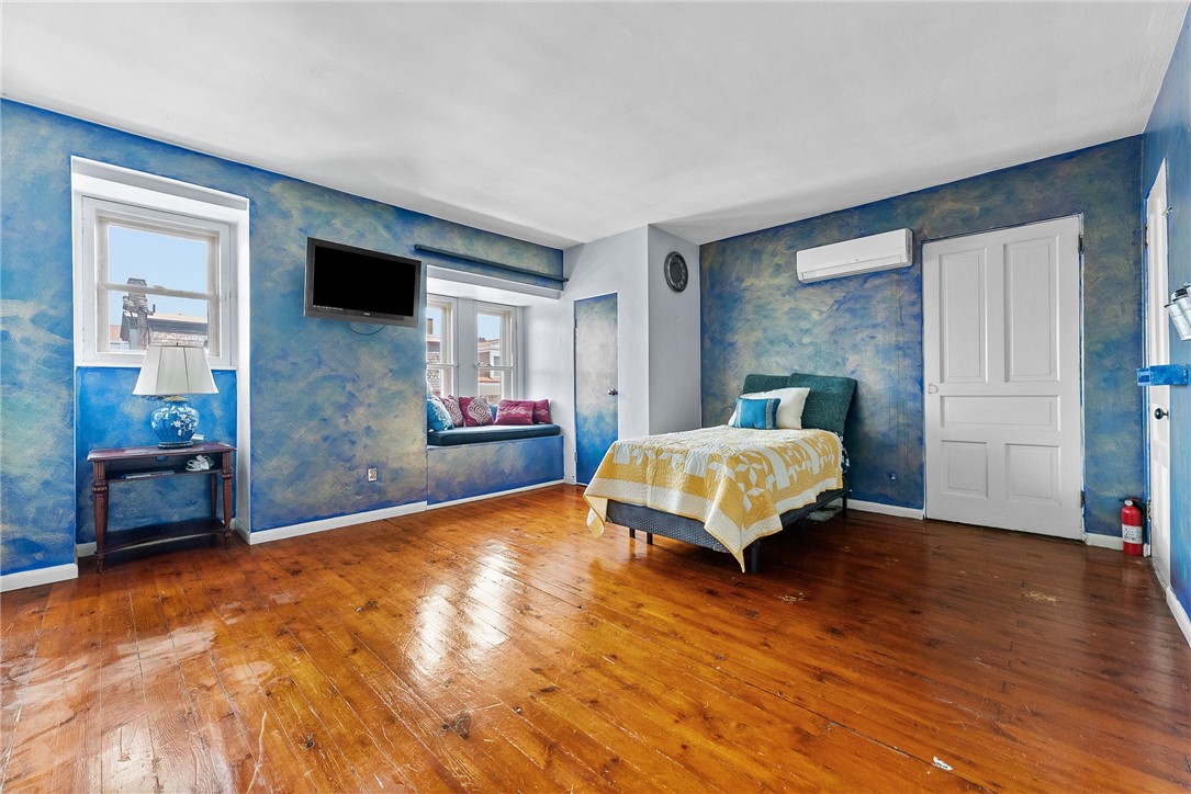 222 Main St