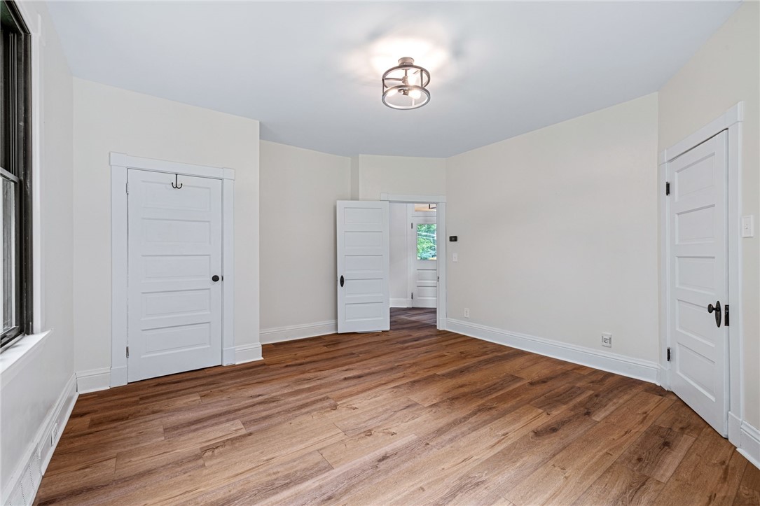 30 Rhodes Ave