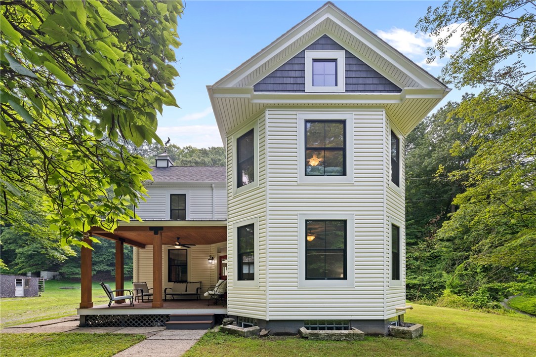 30 Rhodes Ave