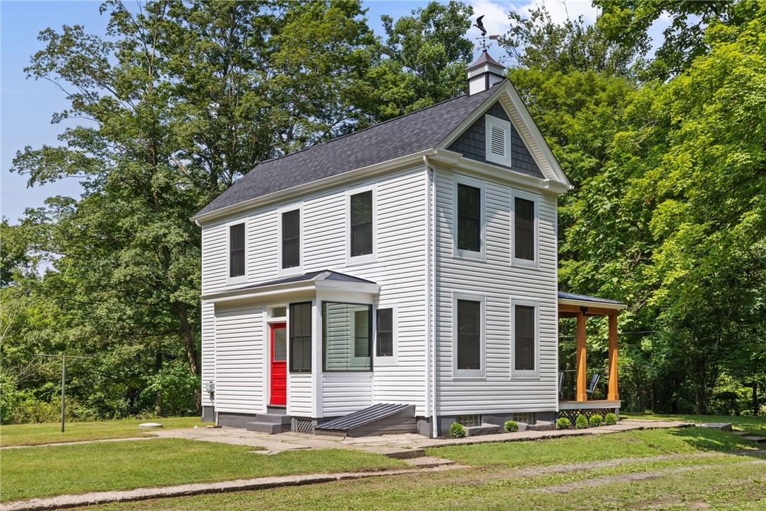 30 Rhodes Ave