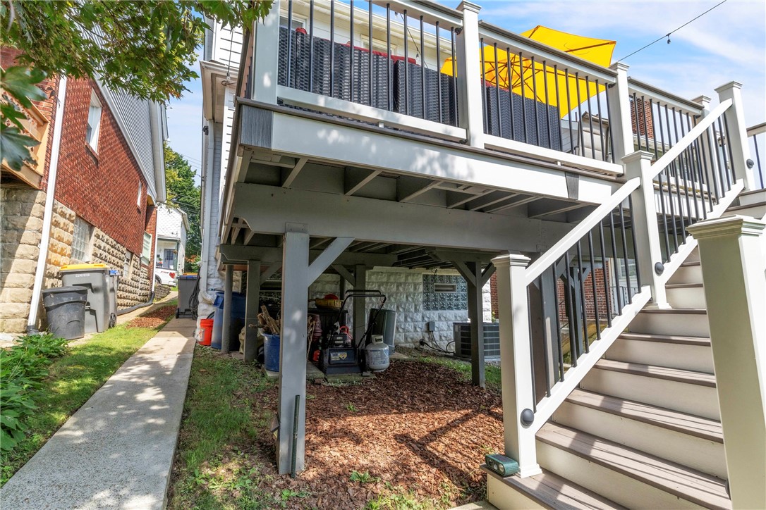 2831 Dwight Avenue