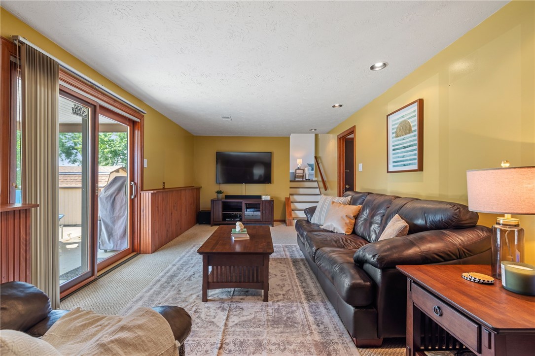 101 Darnley Dr