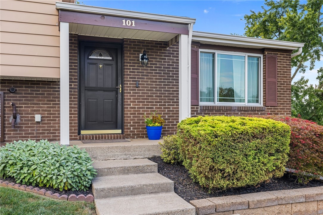 101 Darnley Dr
