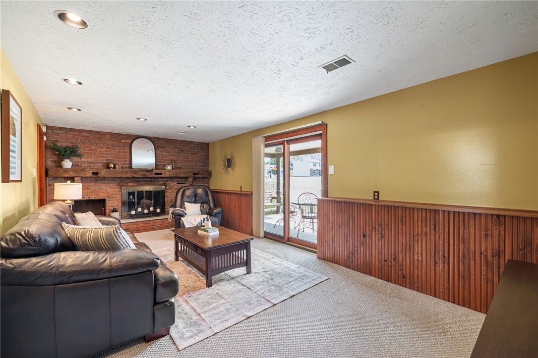 101 Darnley Dr
