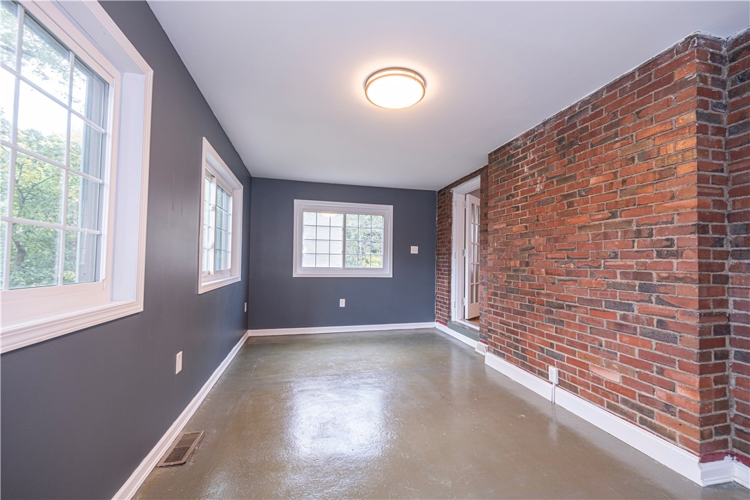 102 Buehner Dr