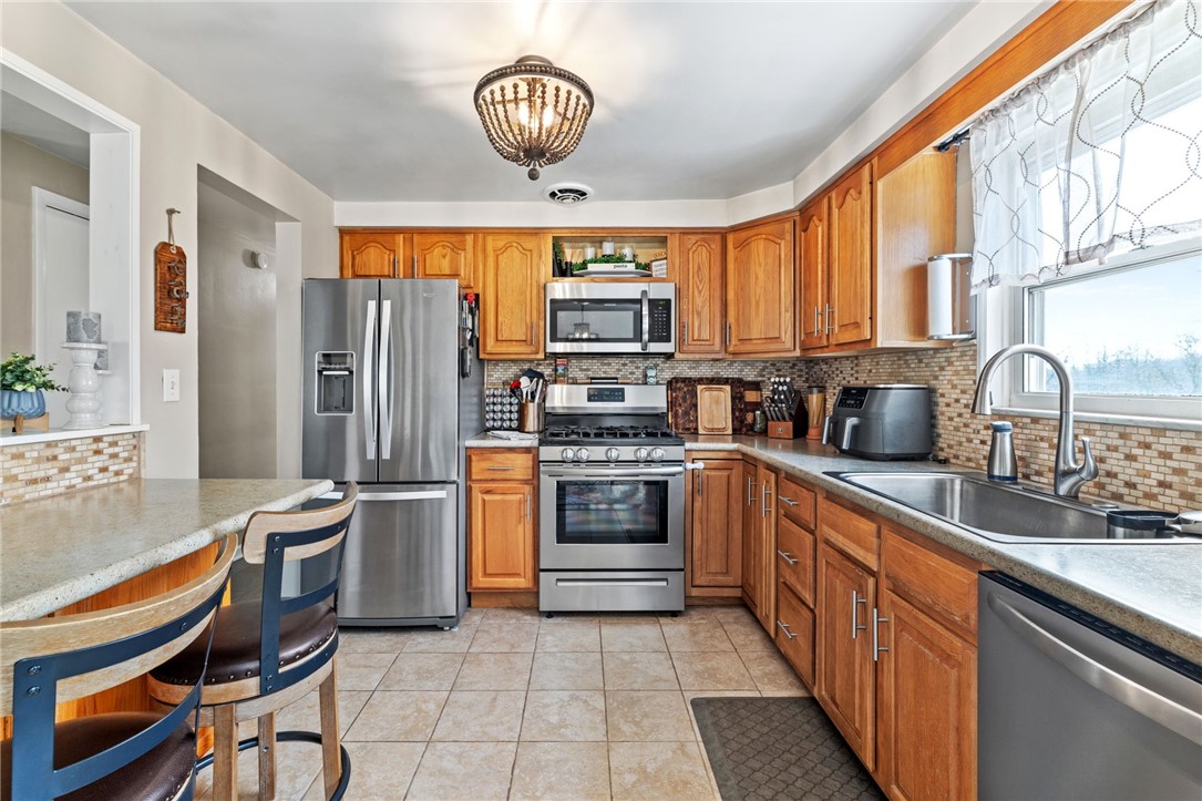 1075 Fiddleback Dr