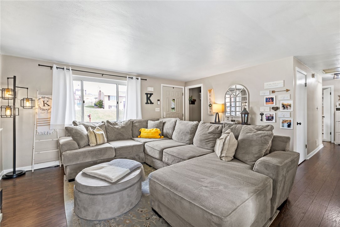 1075 Fiddleback Dr