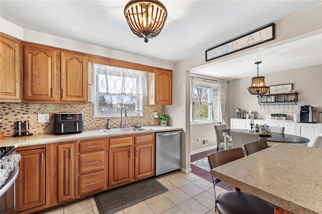 1075 Fiddleback Dr