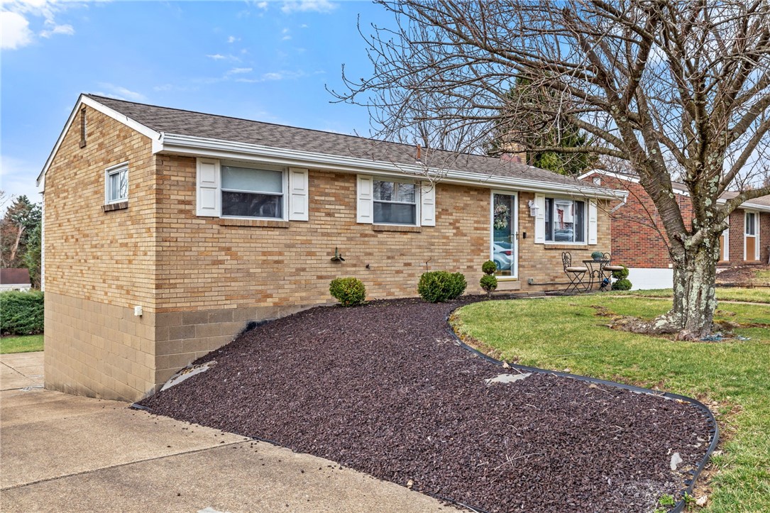 1075 Fiddleback Dr