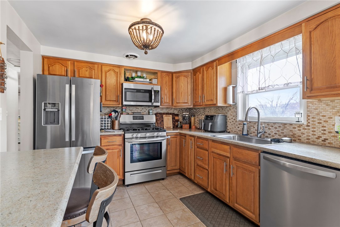 1075 Fiddleback Dr
