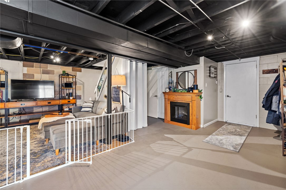 1075 Fiddleback Dr