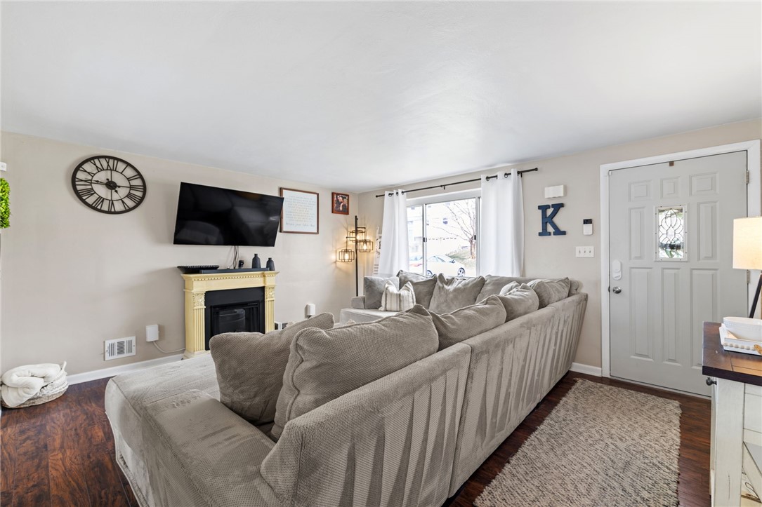 1075 Fiddleback Dr