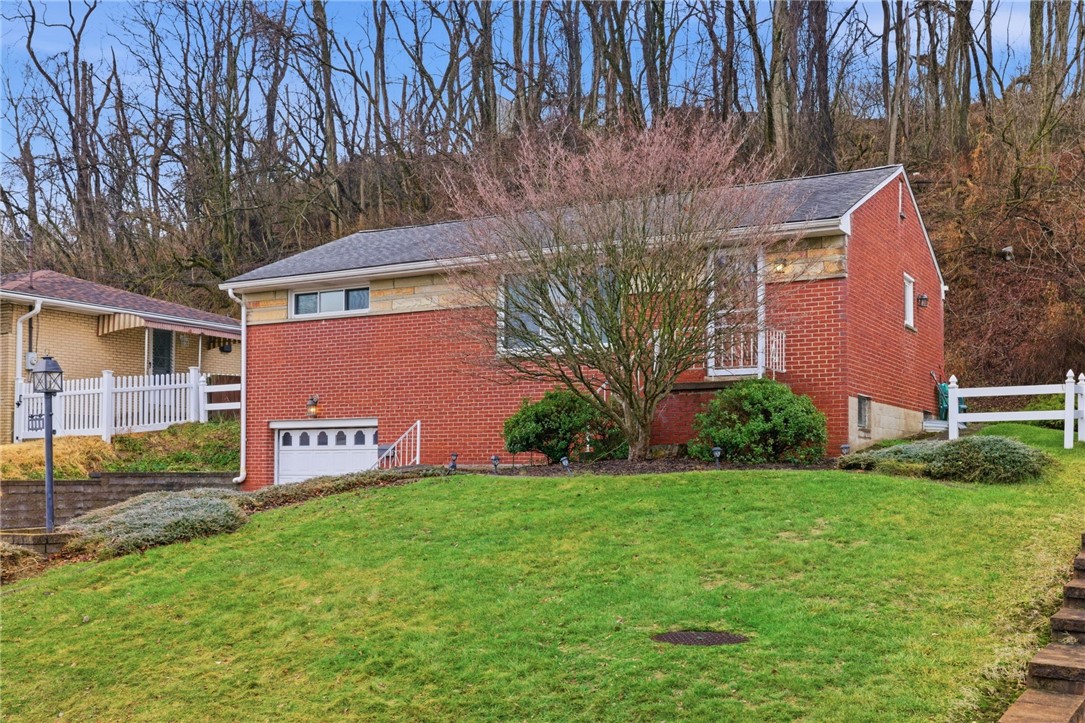 3138 Woodridge Dr