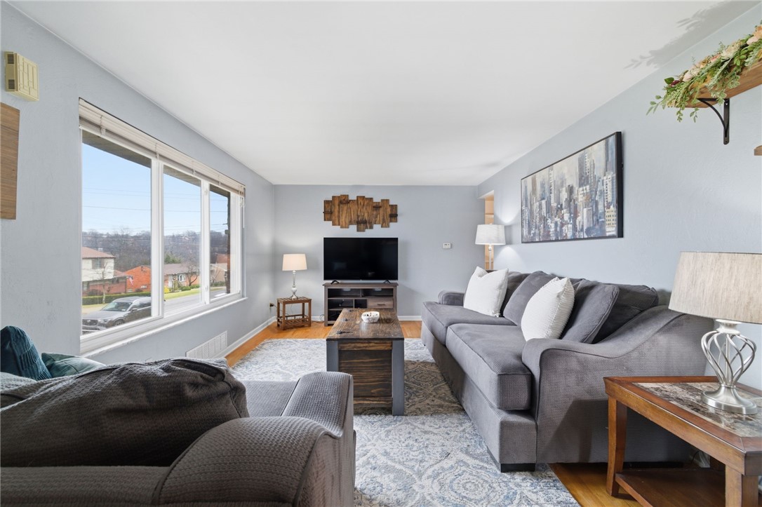3138 Woodridge Dr