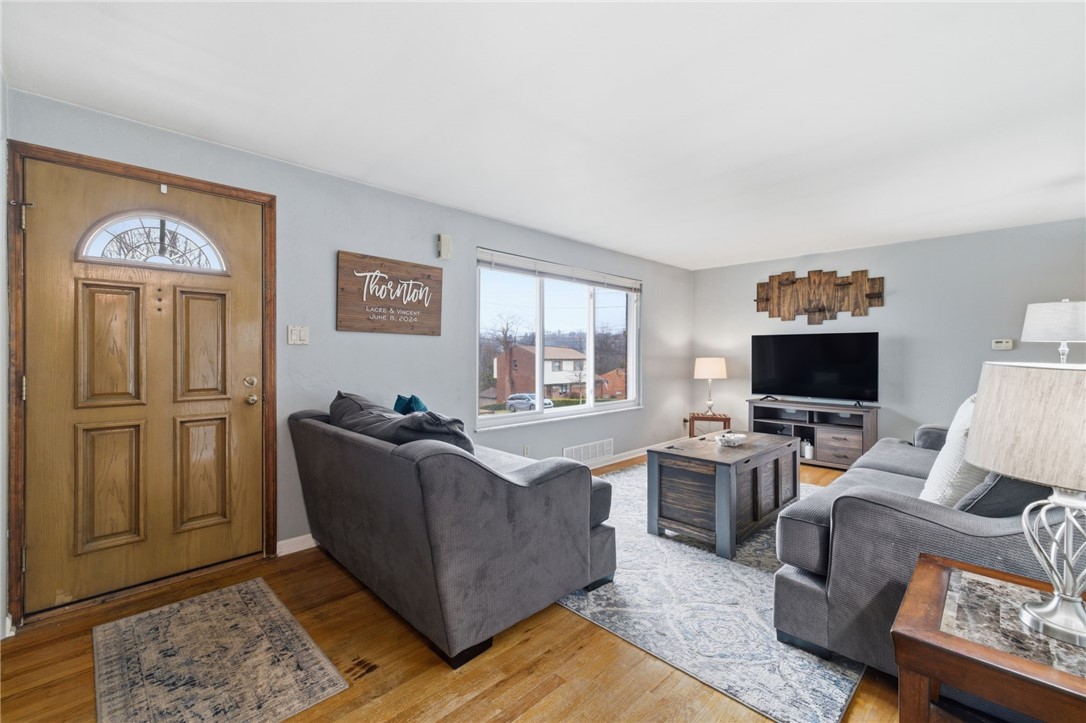 3138 Woodridge Dr