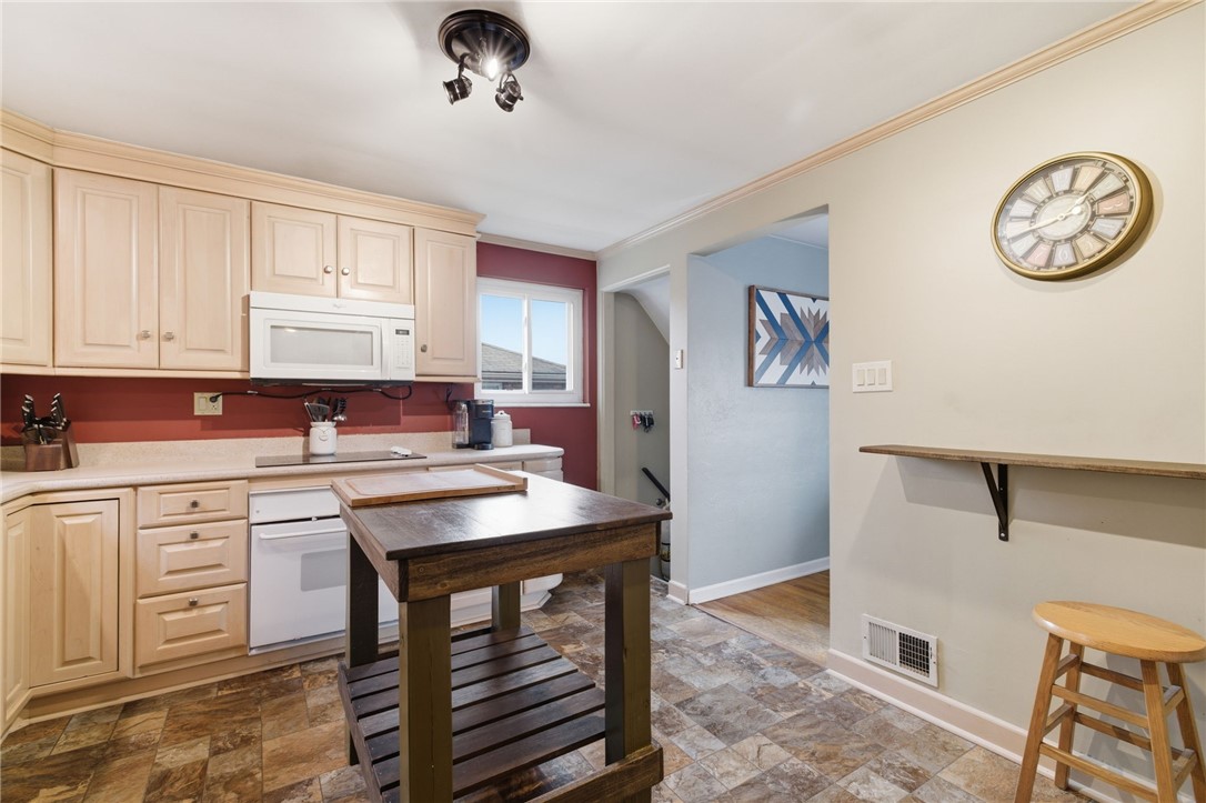 3138 Woodridge Dr