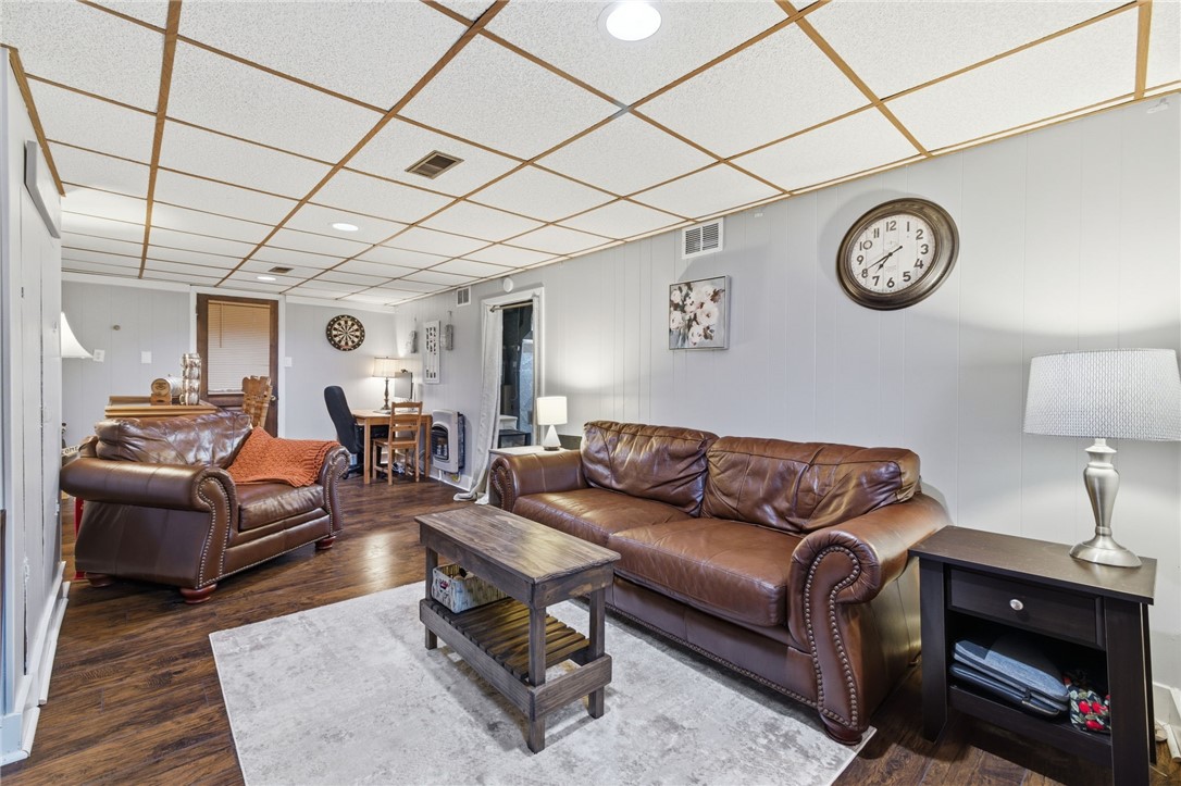 3138 Woodridge Dr