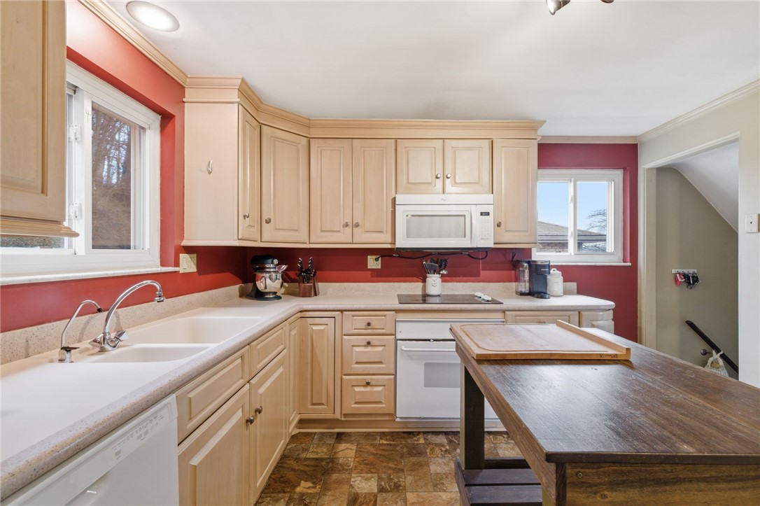 3138 Woodridge Dr