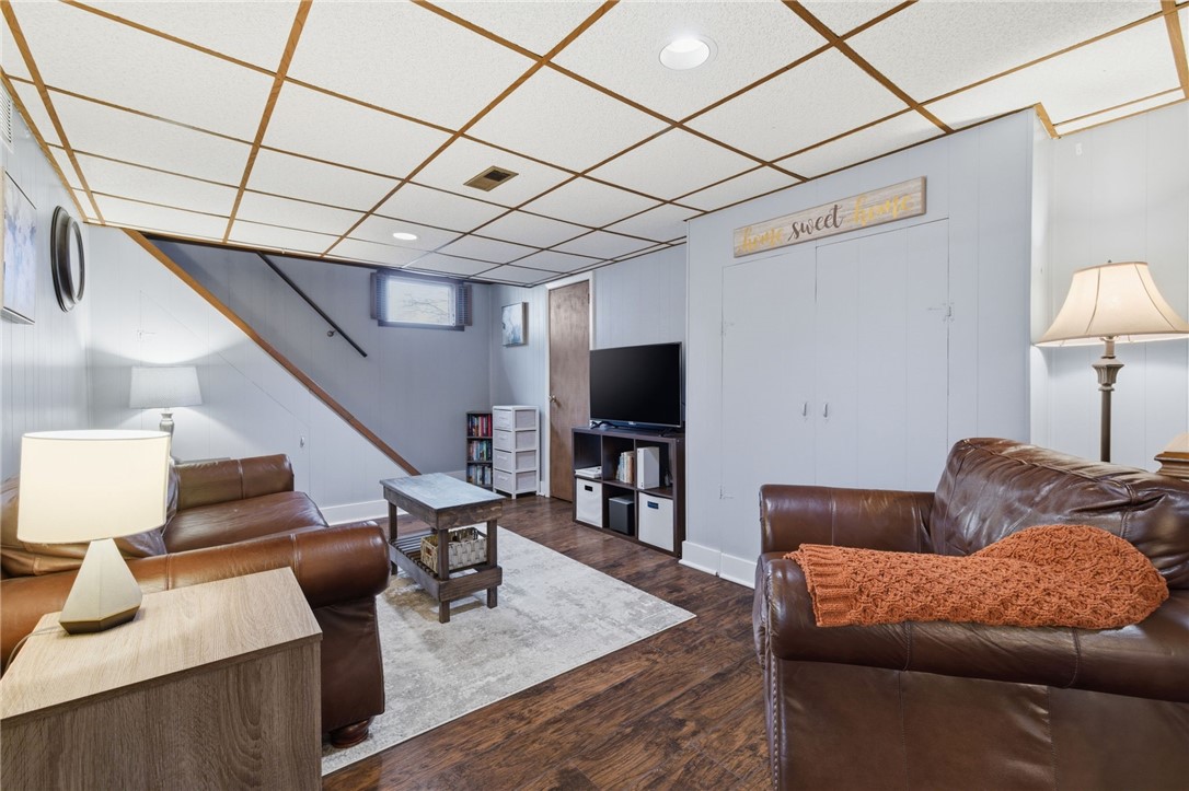 3138 Woodridge Dr