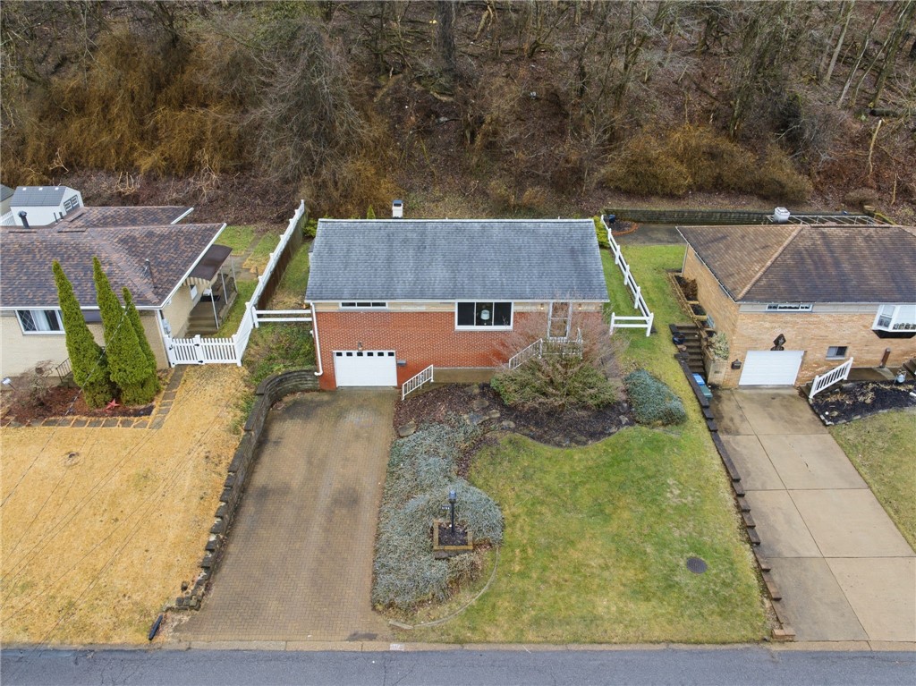 3138 Woodridge Dr