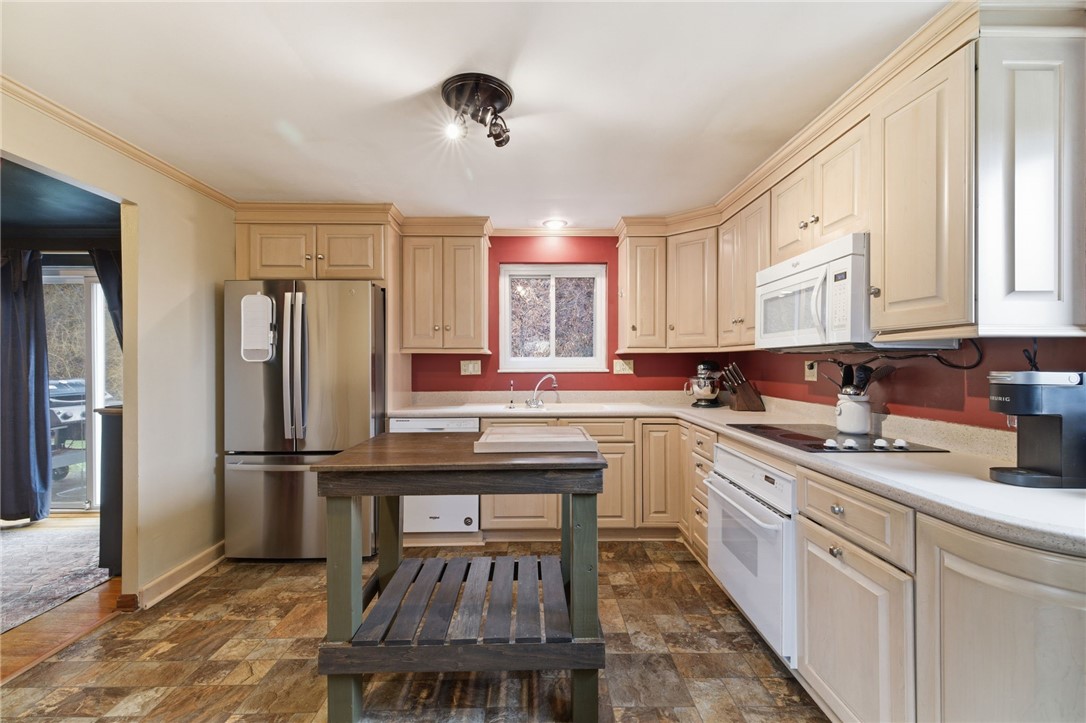 3138 Woodridge Dr