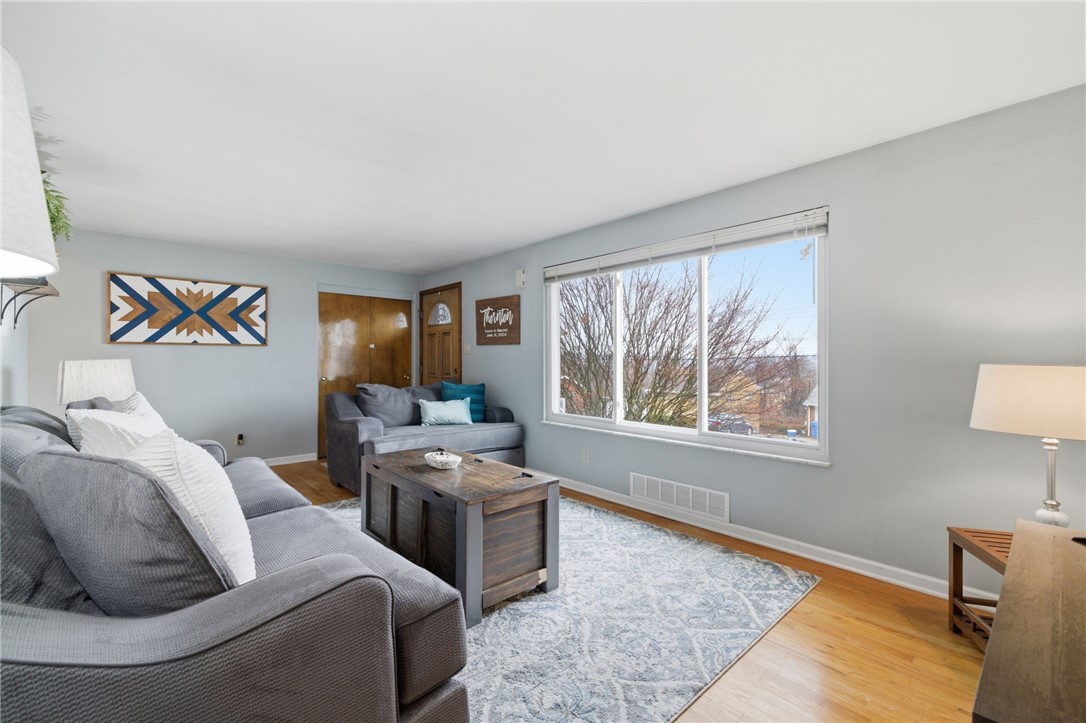 3138 Woodridge Dr