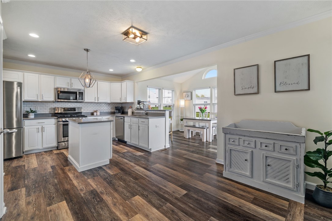 218 Horse Shoe Dr