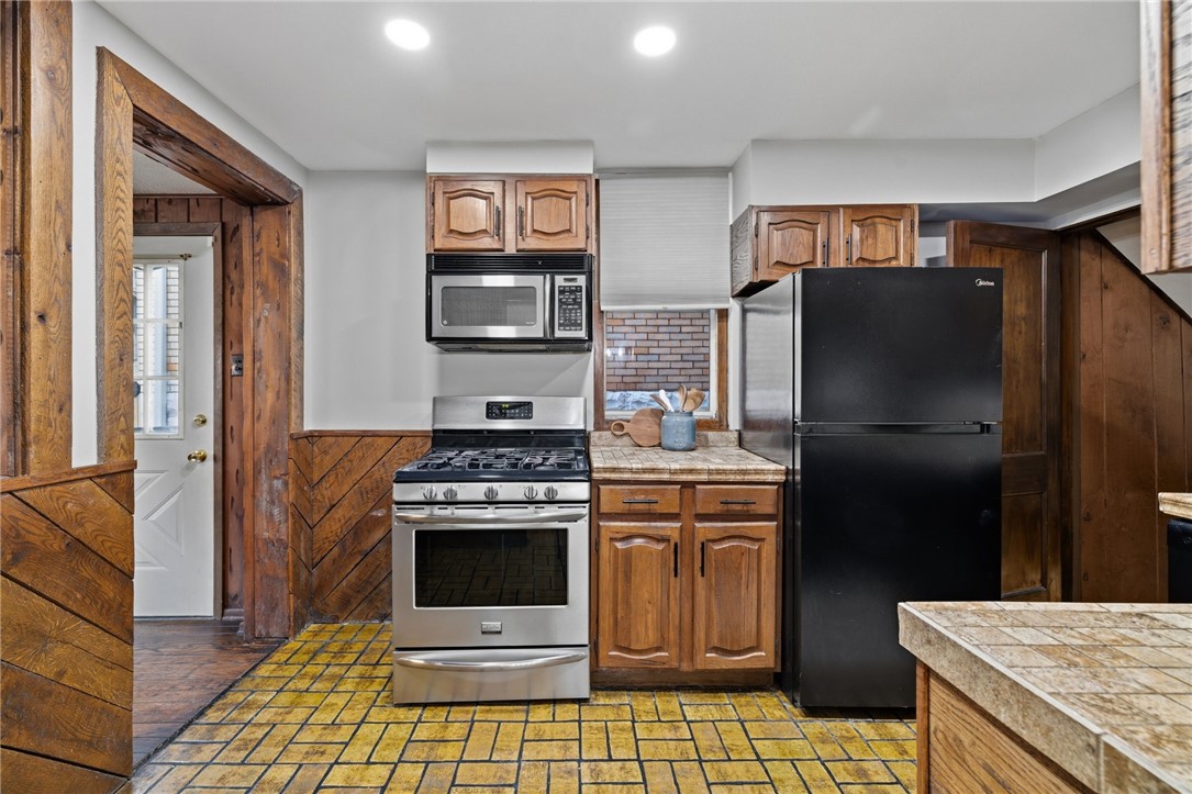 114 Catskill Ave