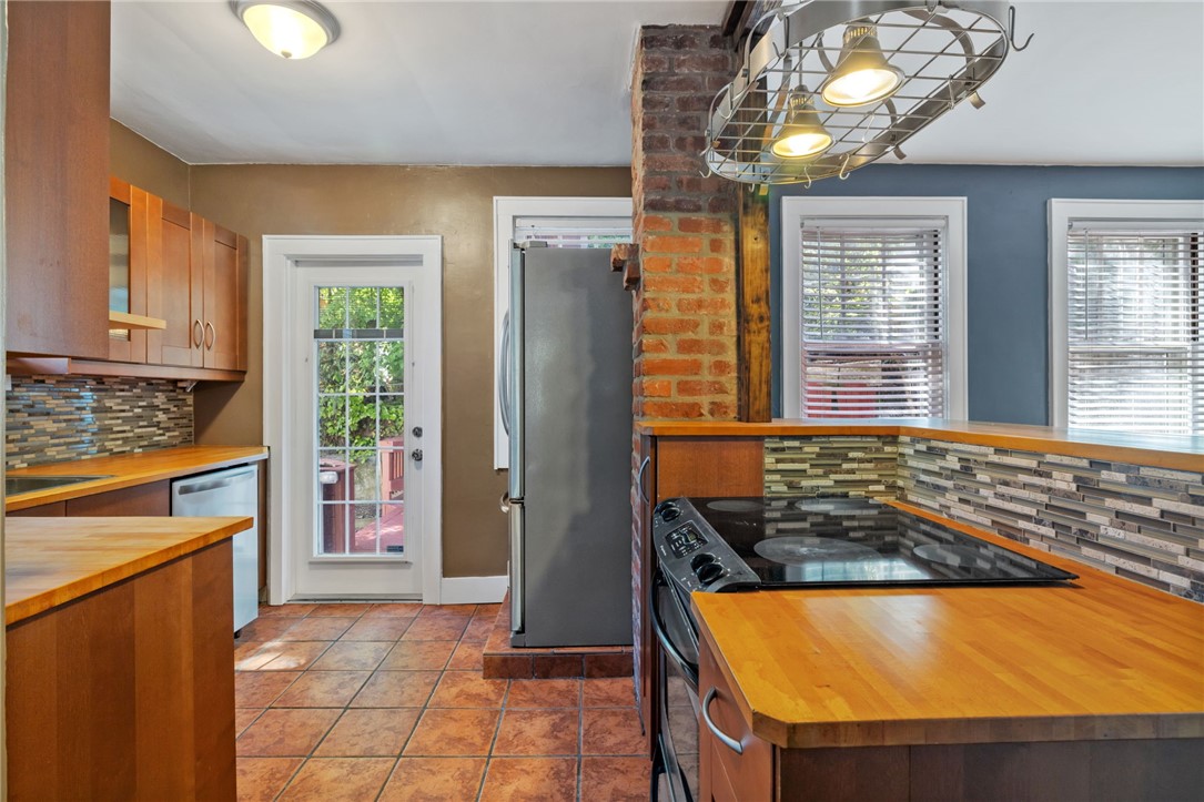 47 Estella Ave