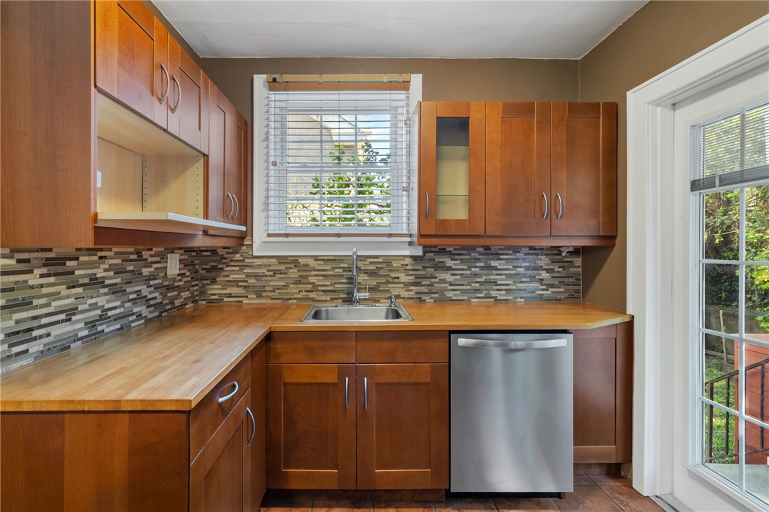 47 Estella Ave
