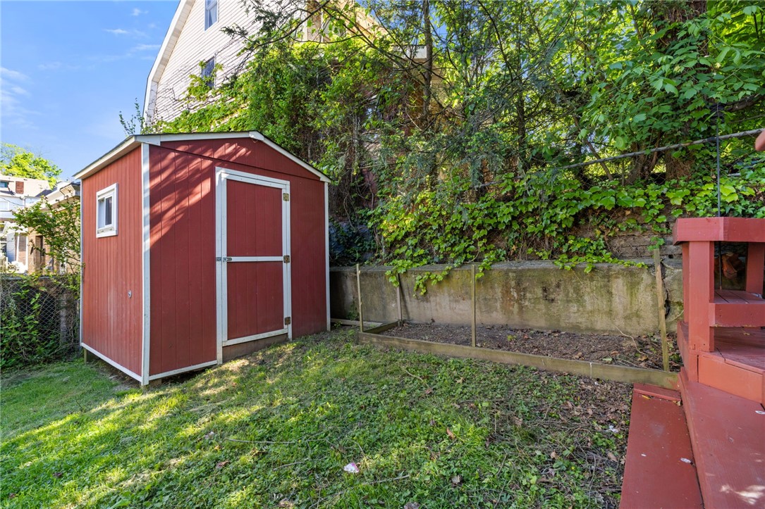 47 Estella Ave