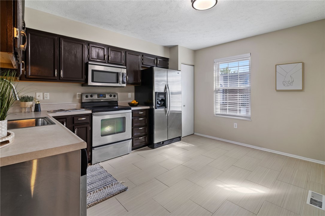 2104 Timberglen Dr