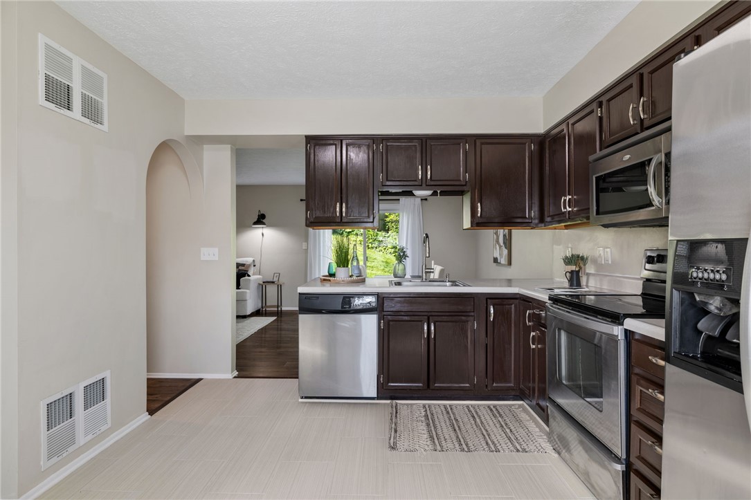 2104 Timberglen Dr