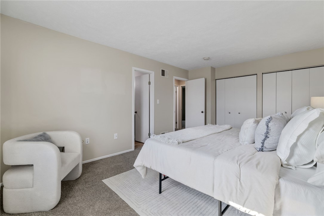 2104 Timberglen Dr