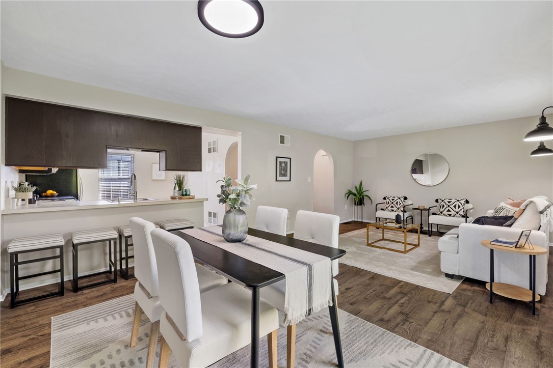 2104 Timberglen Dr