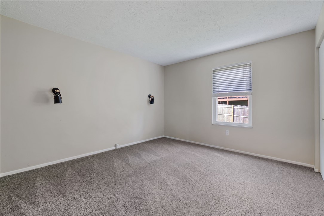 2104 Timberglen Dr