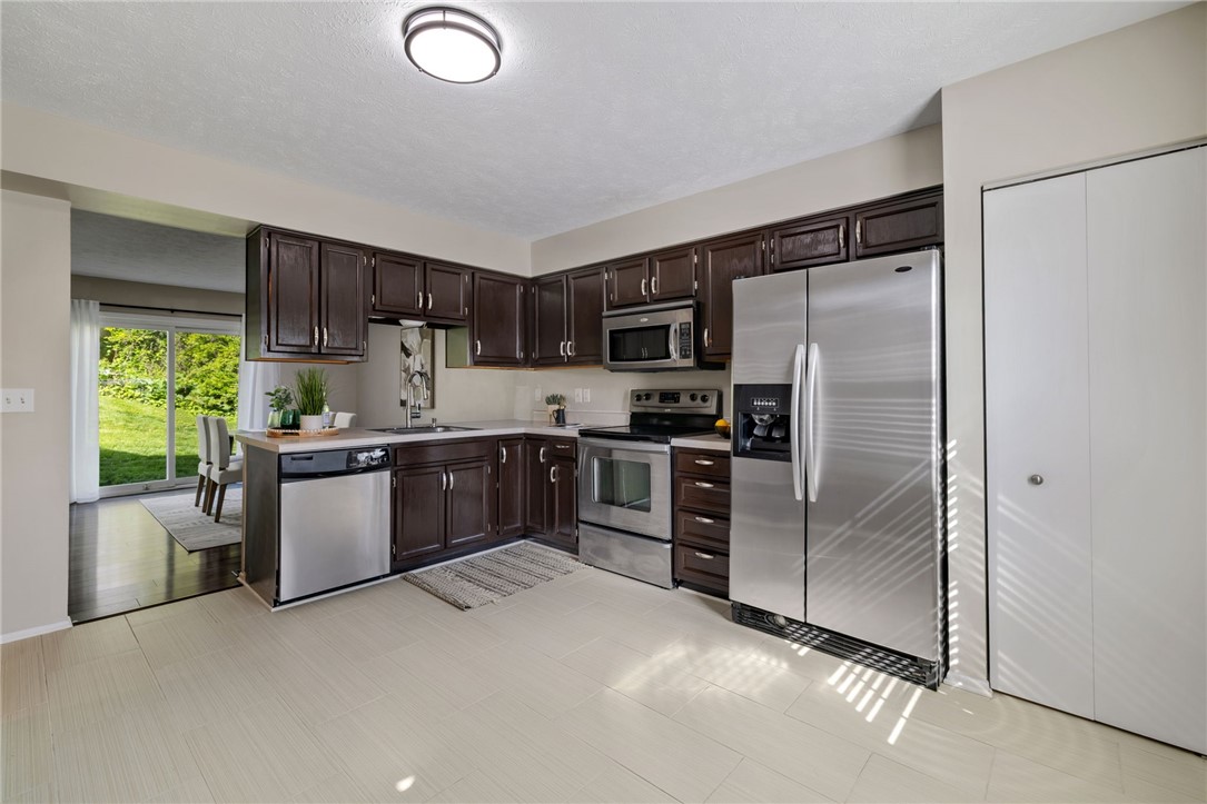 2104 Timberglen Dr