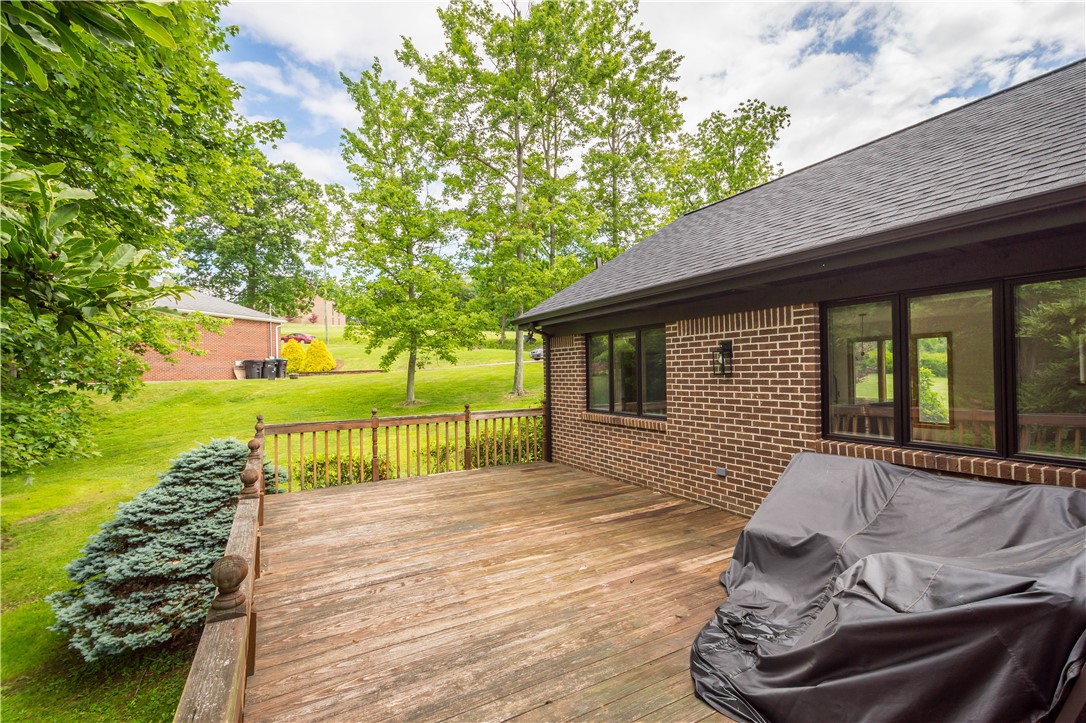 407 Hilltop Ln