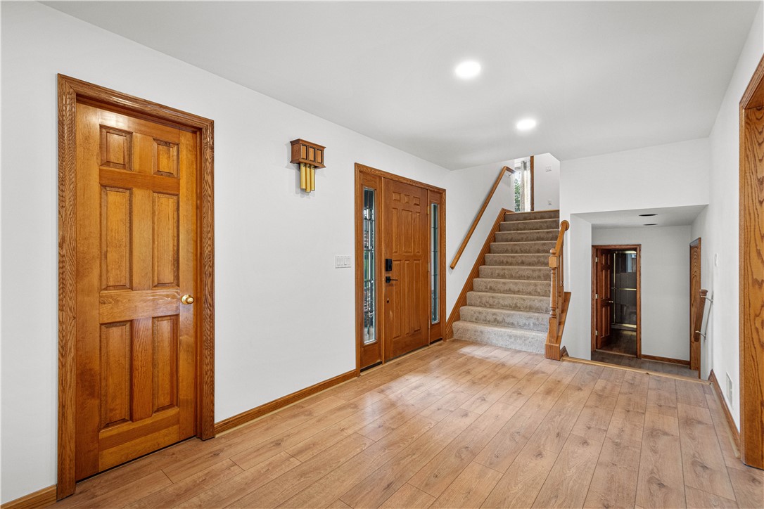 407 Hilltop Ln