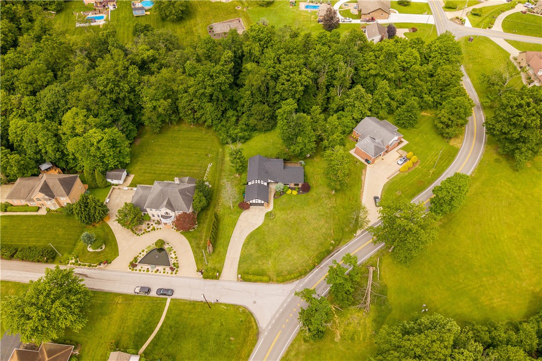 407 Hilltop Ln
