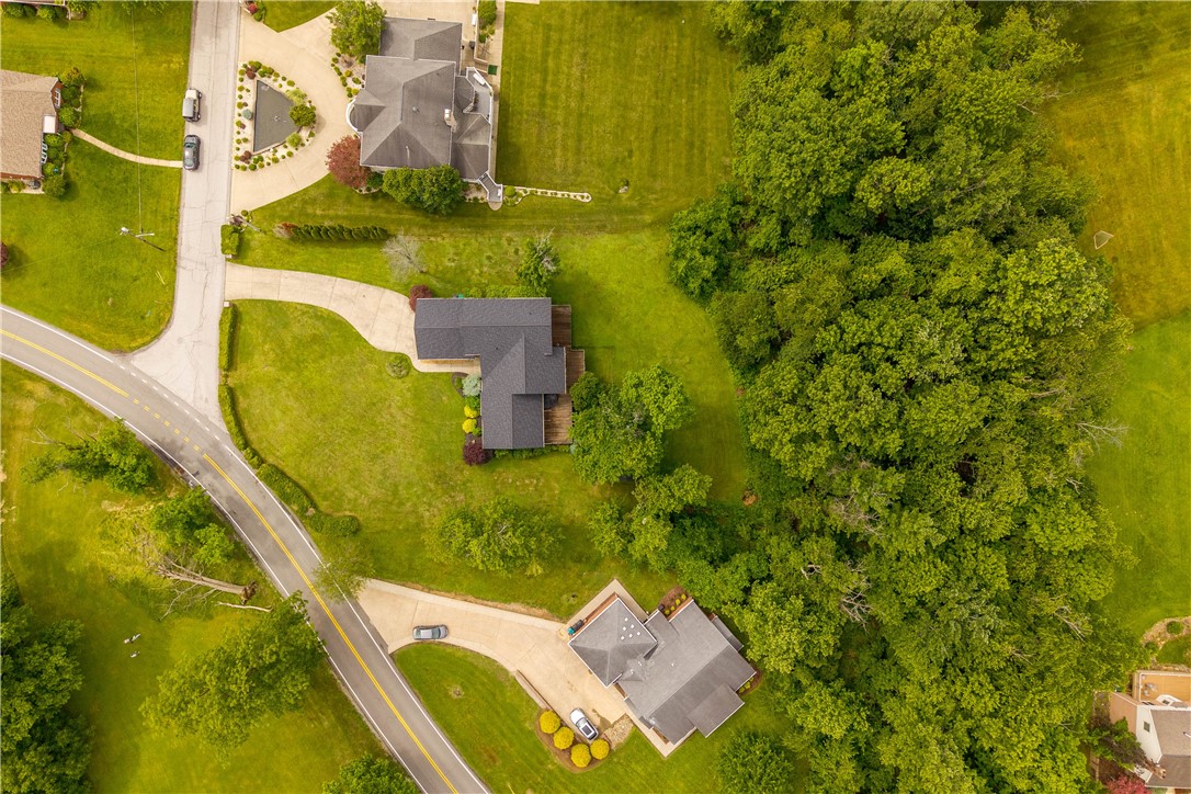 407 Hilltop Ln