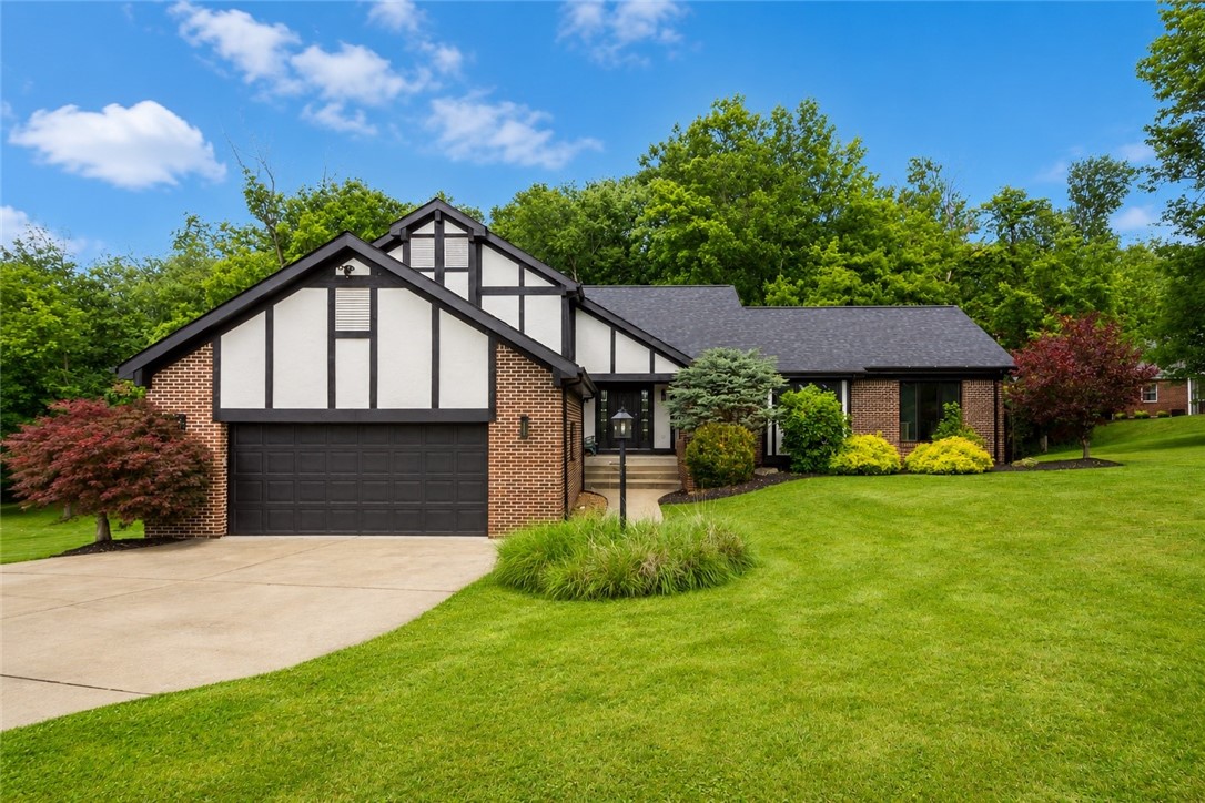 407 Hilltop Ln