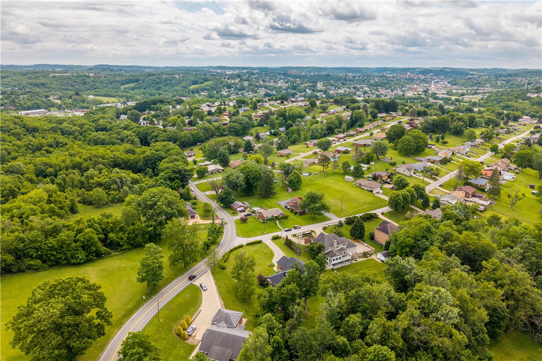 407 Hilltop Ln