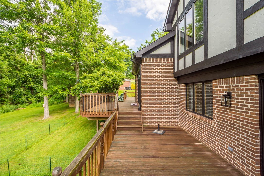 407 Hilltop Ln