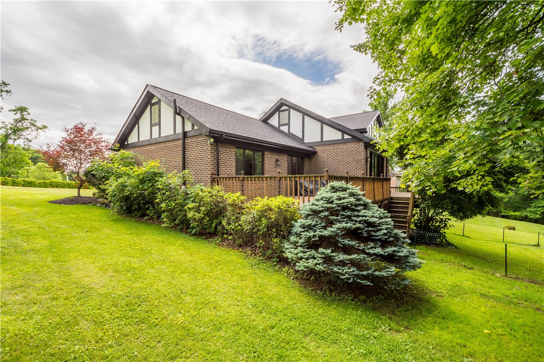 407 Hilltop Ln