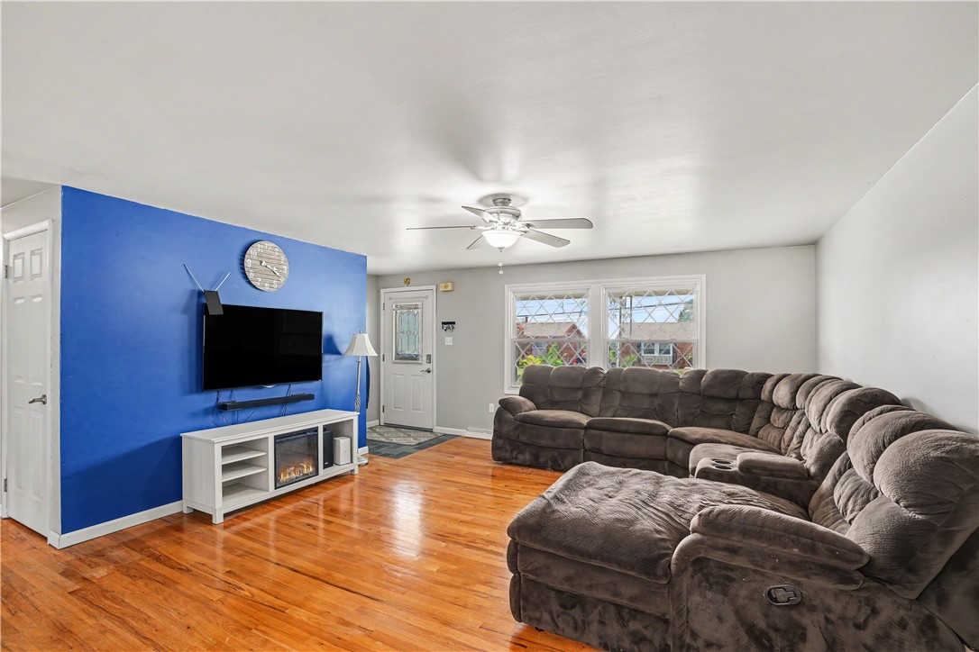 411 Palomino Dr