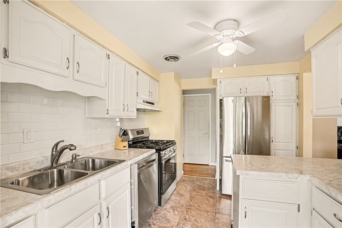 411 Palomino Dr