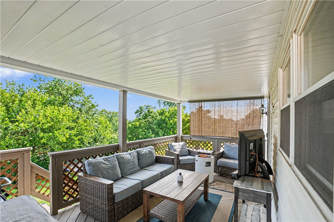 411 Palomino Dr