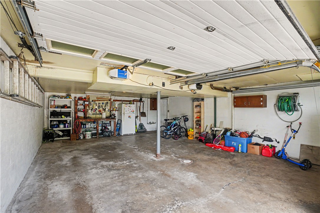 411 Palomino Dr