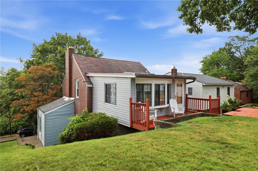 1241 Oakglen St
